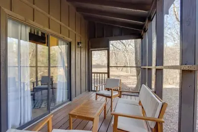 Image de Woodland Retreat! Less than 10 minutes from Downtown Siloam Springs