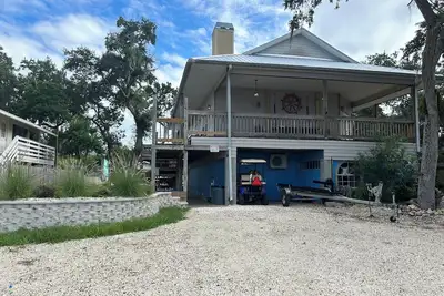 Image de Beautiful Waterfront Home on Deepwater Canal. Easy Access to the Gulf.