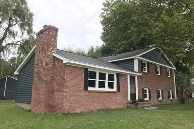 4 bedroom 1 1\/2 bath house directly on the Cornell bus line for graduation rent