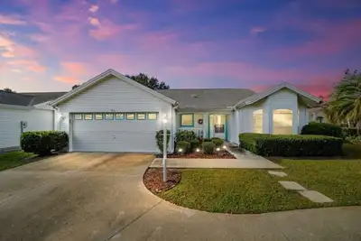 Image de Charming Rental located near dining, shopping and entertainment venues!