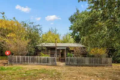 Image de StayAU Cedar Lodge 3br Quaint Countryside Cottage