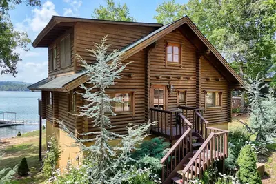 Image de Storybook Alpine Log Cabin -Authentic Piece of Bavarian History on Lake Chatuge