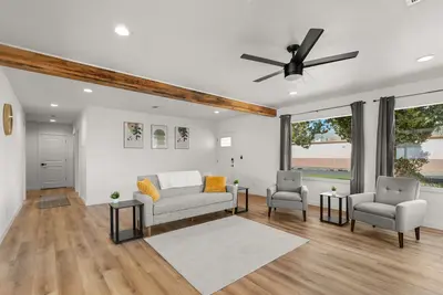 Image de Modern Bungalow. Close to St. Joseph's hospital and Lewis Clark State College