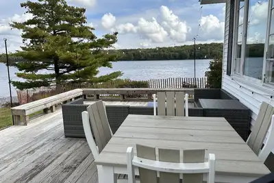 Image de Stay Salty! Situated on the water with lovely views!