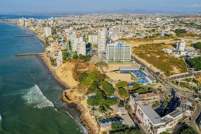 Image de Niza 9 · 3 bedroom, beach close, pool, park.