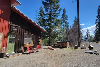 Image de Wilderness retreat 15 minutes from downtown Coeur d'Alene.