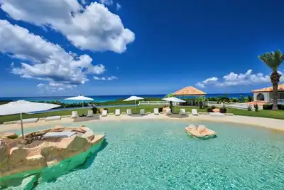 Image de Luxurious 7 bedroom villa with staff, gym, private pool and beach