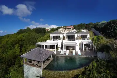 Image de Beautiful 3 bedroom villa located within minutes of the beach and surrounded by