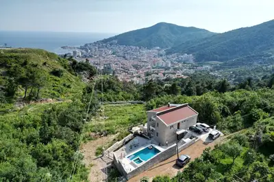 Image de Ventus Rosa 4 Bdr Villa w\/Sea View & Private Pool