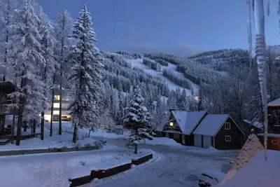 Image de Historic Big Mountain Chalet Upper