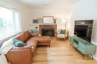Image de Cozy Modern Home\n