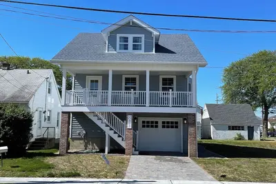 Image de Discover the perfect Ppb location with this newly renovated 3-bd / 2-bath house.