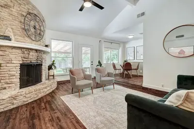 Image de Outdoor Oasis w\/ Trail Access + Endless Amenities\n\n