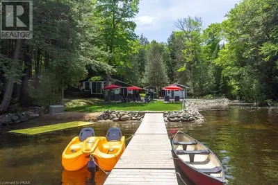 Image de Ferry Glen Falls on Chandos Lake