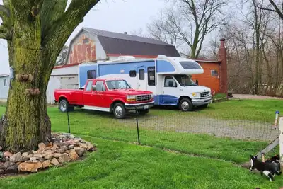 Image de Cozy vintage camper for the eclipse\n