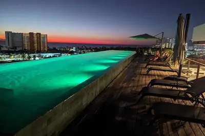 Image de Bienvenidos! Boutique building in the Versalles neighborhood of Puerto Vallarta!