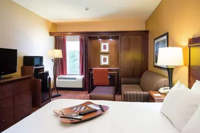 Image de Relaxing Selinsgrove Locale - Business & Leisure Mix | 2 Units