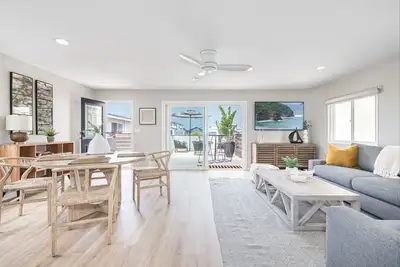 Image de Just Listed! | Remodeled Cottage w/ Large Deck | 1 House From the Beach