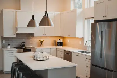 Image de Beautiful new custom home on quiet street in Historic Downtown Issaquah