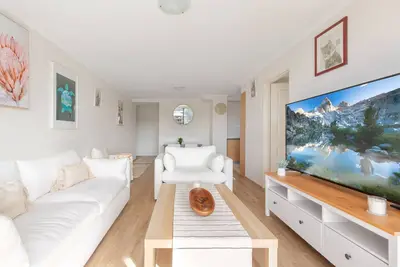 Image de Spacious 3-Bed with Alfresco Dining by Amenities