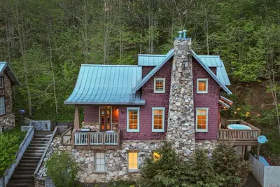 Image de 10Min to Hatley Pointe~Hot Tub~Amazing Views