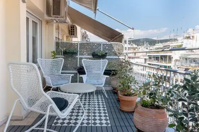 Image de Penelope: Upscale vintage penthouse