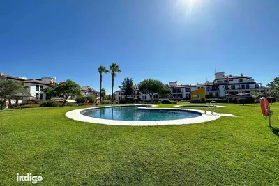 Appartement lumineux avec vue sur la piscine Mor01