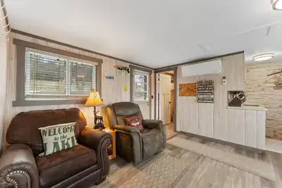 Image de Quaint and Cozy 2 bedroom cabin on Table Rock Lake!