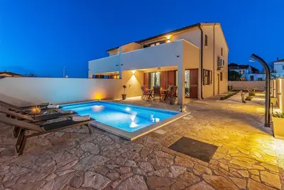 Image de Maison de vacances Vodnjan pour 1 - 7 personnes avec 3 chambres à coucher - Maison de vacances