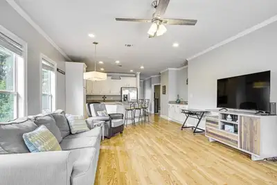 Image de Close To Keesler Afb Tdy Condo