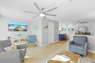 Image de Grayton Place 5 - Lovely Grayton Beach Townhome, Walk to the Beach + Red Bar!