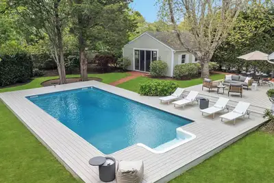 Image de Spacious and Modern East Hampton Home with Private Pool, Close to Village, . . .