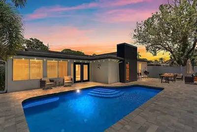 Image de Salt Life Villa with heated pool & outdoor dining
