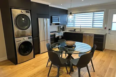Image de Executive 2 bedrooms 1200sf apartment\n\n