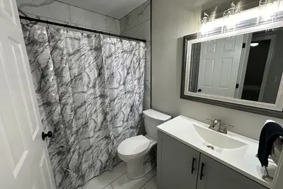 Image de cozy, newly renovated home close to I40, Mj Hickey, schools, Atu, & local parks