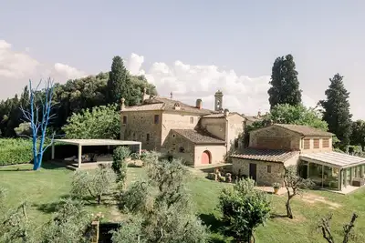 Image de Villa Sernesi in Tuscany by Fantasia Villas