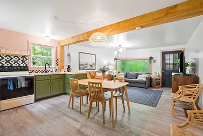 Image de Boho Decor, Quiet, Wooded Lot, Flexible Cancellation Policy