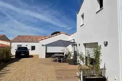 Image de Maison 250 m2 pour 16 voyageurs coeur de Jard sur mer. 8 chambres 4 sdb 4 Wc