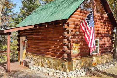 Image de Cabin 1 - Pet Friendly | Firepit | Near Lake | Private Cabin