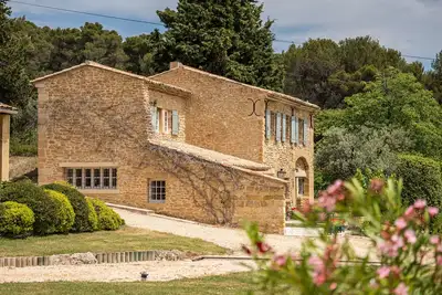 Image de Secluded Provençal mas