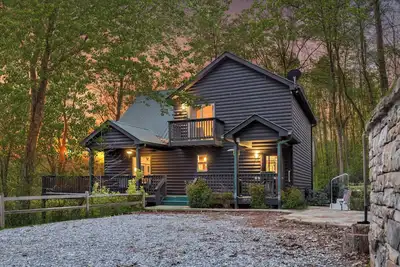 Image de Sautee By Morning - Gorgeous Helen Ga Cabin, Couples Retreat, Fiber Optic