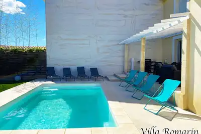 Image de Maison Romarin avec piscine.