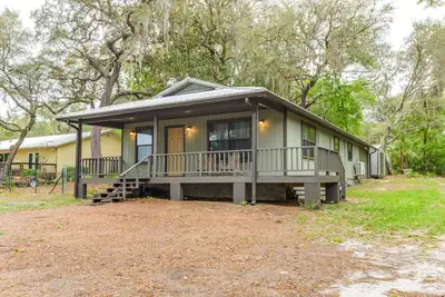 Image de Lakefront Keystone Heights Cottage w\/ Private Dock