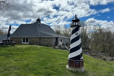 Image de Unique cottage built in the 1800s, Granite Cliffs of Port Deposit Maryland.