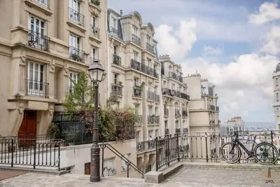 Image de Montmartre luxury apt : panoramic view balcony! !