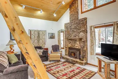 Image de Dolores Cabin w/ River Access: Pets Welcome!