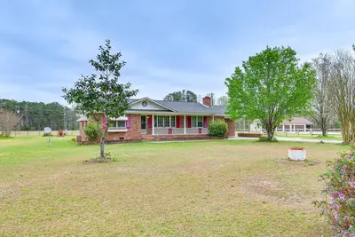 Image de Quiet & Cozy Rembert Home ~ 9 Mi to Air Force Base