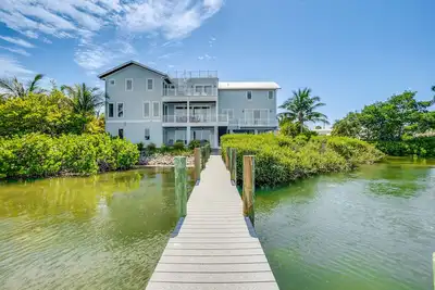 Image de Waterfront - On The Rocks by SeaBreeze Vacation
