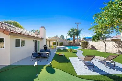 Image de This beautifully remodeled home will not disappoint