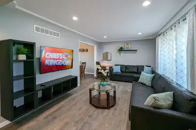Image de Comfy, Spacious & Convinient 3/2 house in Overland Park